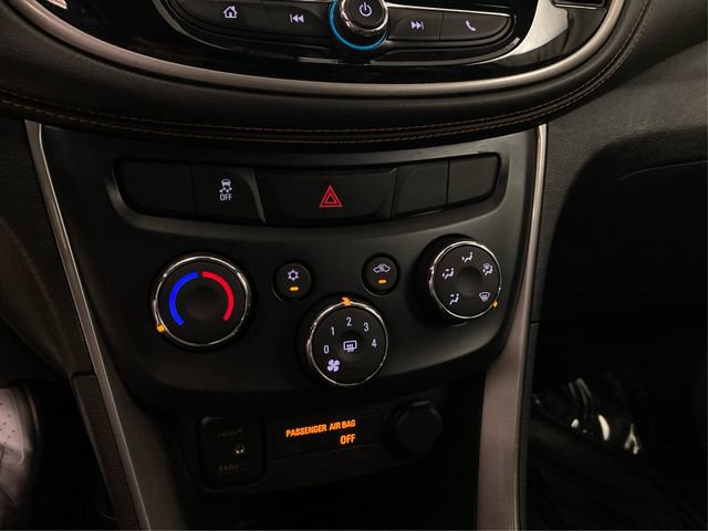 Used 2017 Chevrolet Trax LT w/ LT Convenience Package AWD/4WD image 30