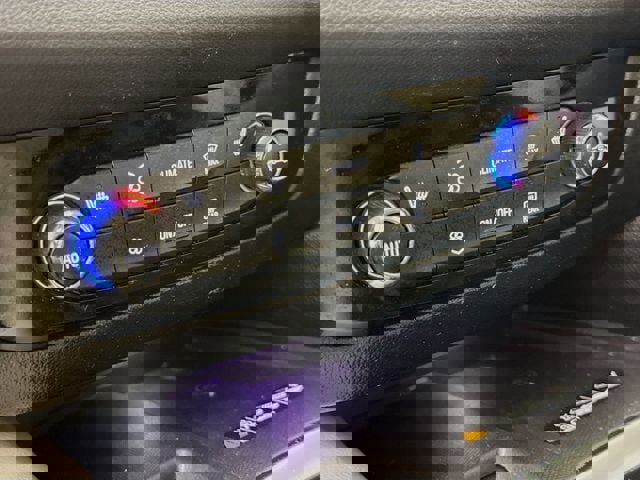 Used 2024 Buick Enclave Essence image 17