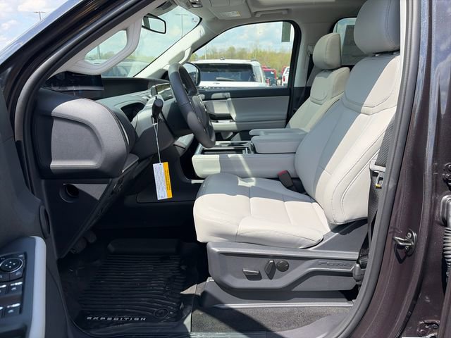 New 2026 Ford Expedition Active AWD/4WD image 18