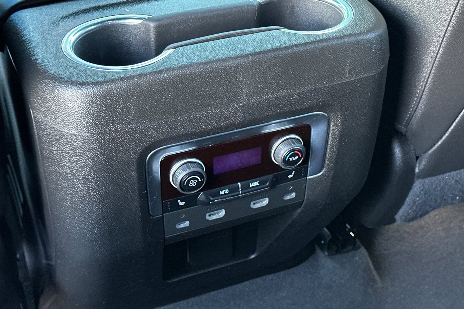 Used 2022 Chevrolet Tahoe Z71 w/ Luxury Package image 15