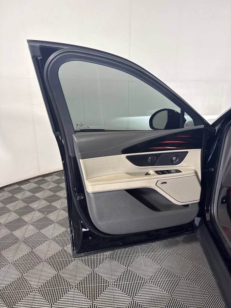 Used 2024 Lincoln Nautilus Premier w/ Equipment Group 102A AWD/4WD image 16