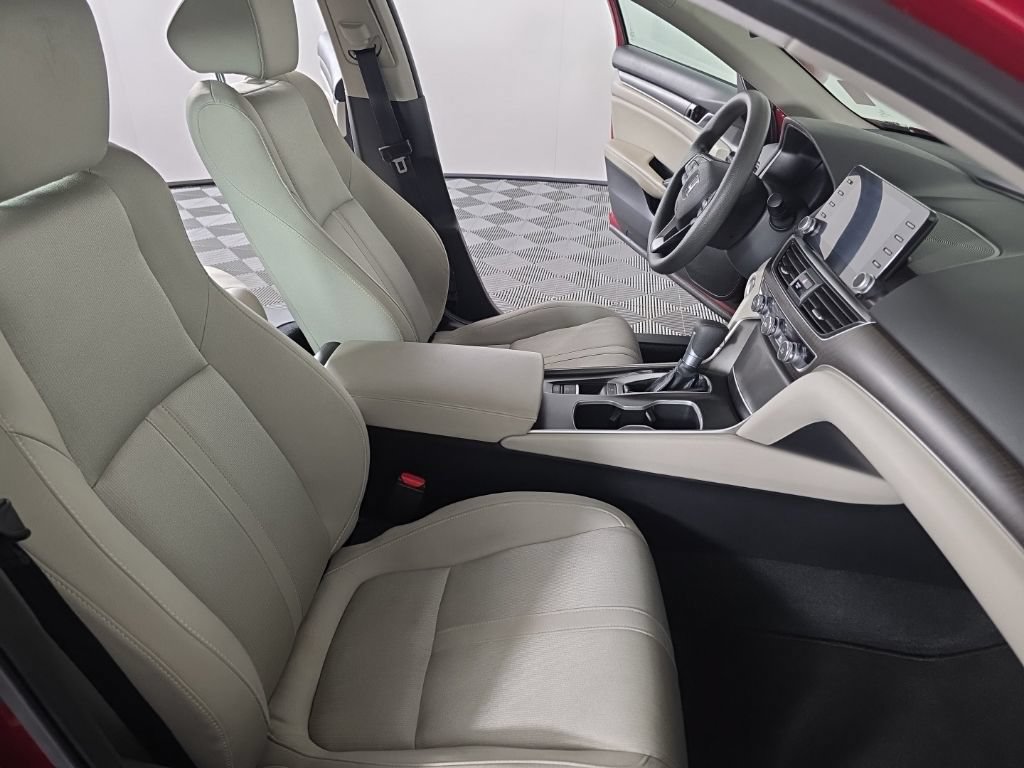Used 2018 Honda Accord EX image 37