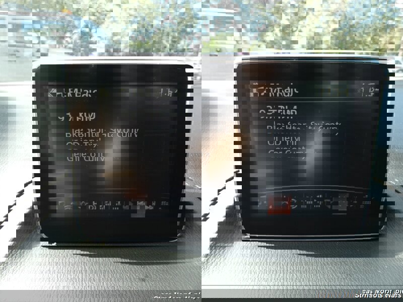 Used 2015 MAZDA MAZDA3 i Sport image 24