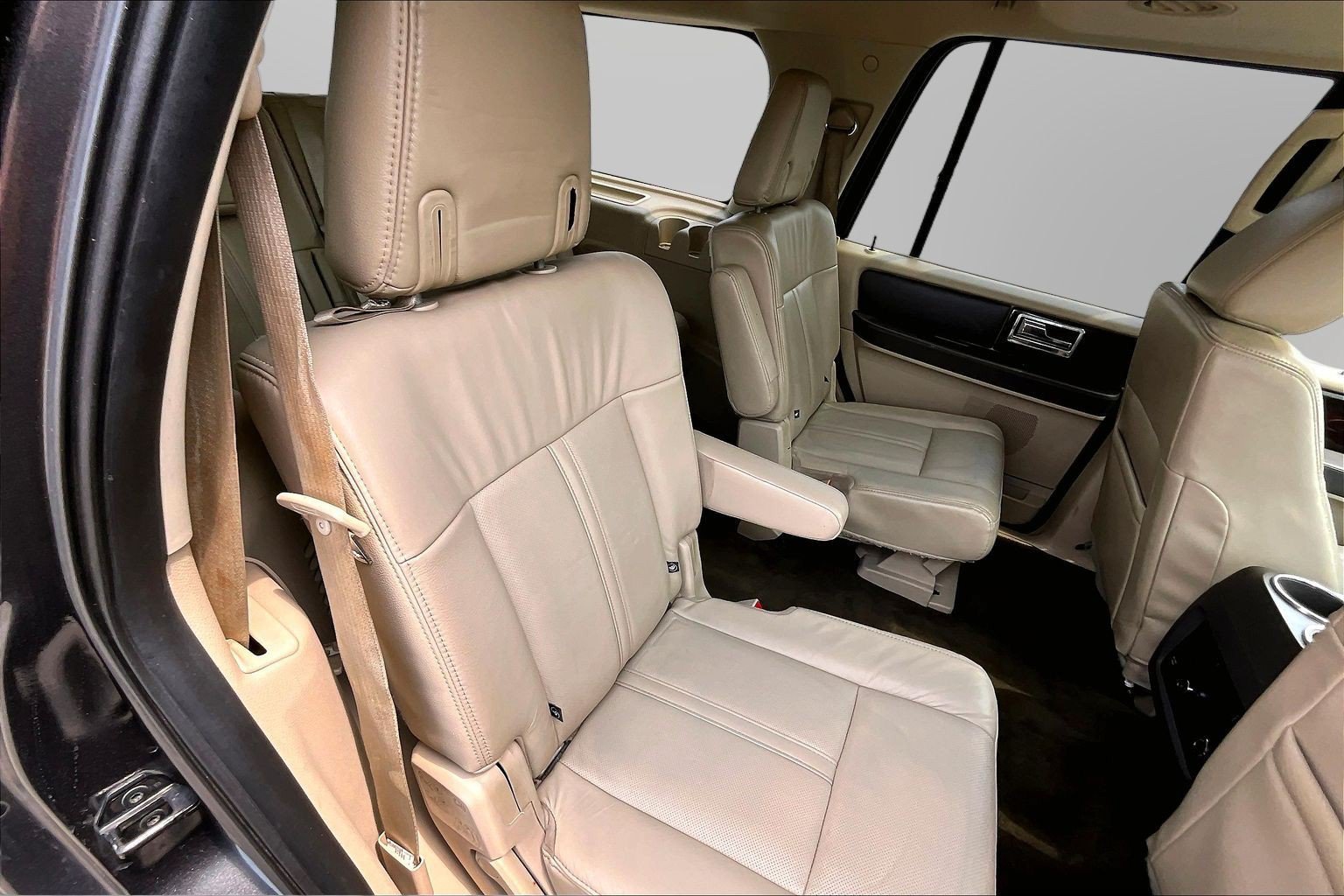 Used 2015 Lincoln Navigator 4WD w/ Equipment Group 101A Reserve image 17