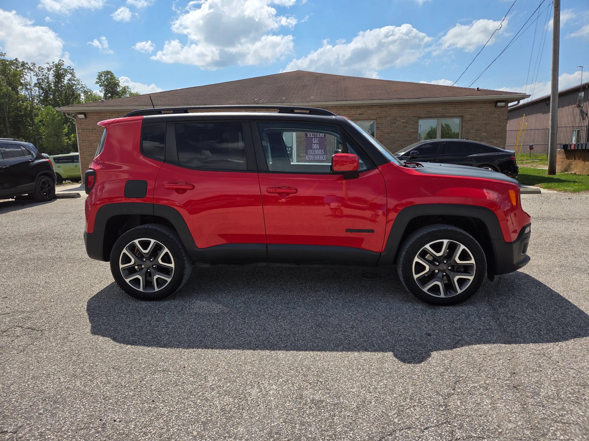 Used 2018 Jeep Renegade Latitude w/ Cold Weather Group AWD/4WD image 4