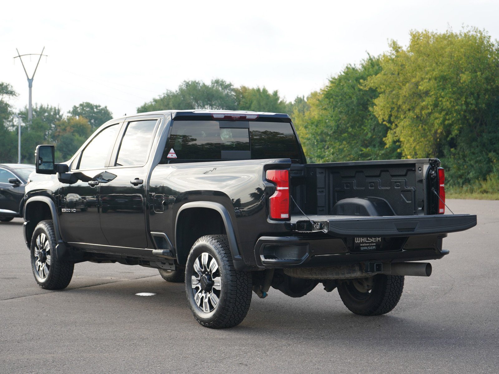 Used 2024 Chevrolet Silverado 2500 ZR2 w/ Technology Package image 9
