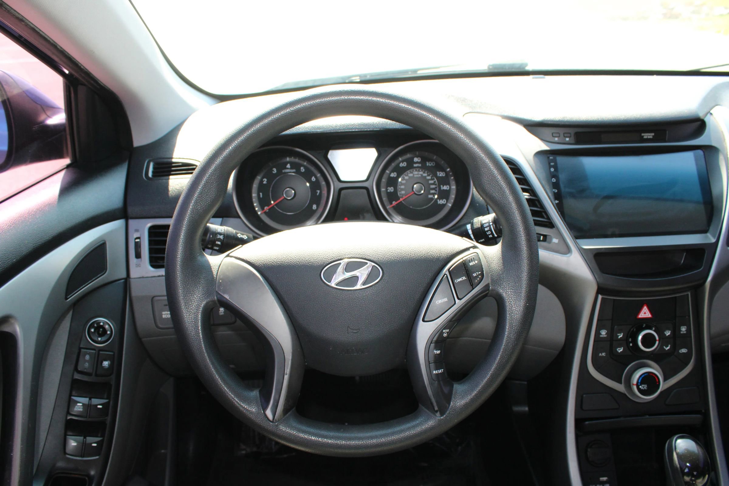 Used 2015 Hyundai Elantra SE FWD image 8