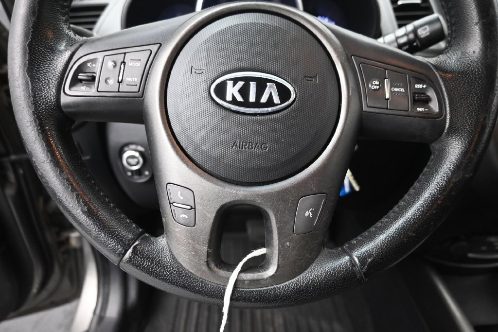 Used 2012 Kia Soul + w/ Audio Pkg FWD image 17