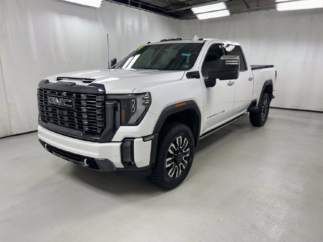 Used 2024 GMC Sierra 2500 Denali Ultimate AWD/4WD image 2