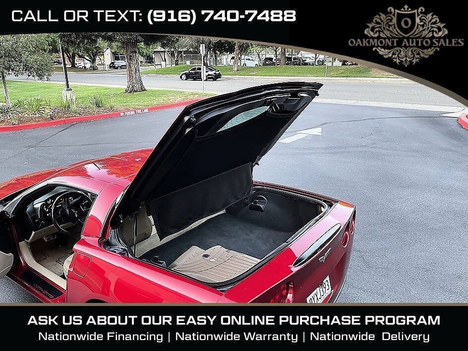 Used 2005 Chevrolet Corvette Coupe w/ Preferred Equipment Group RWD image 21