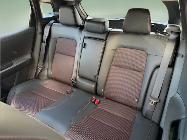 New 2026 Nissan Kicks SR FWD image 18