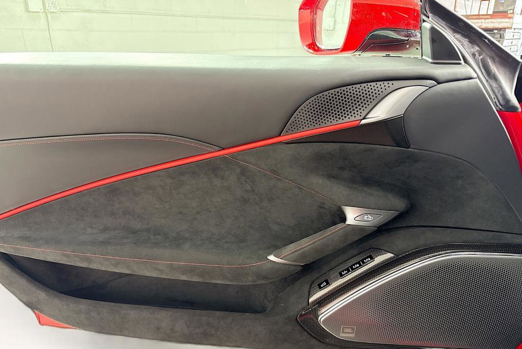 Used 2024 Ferrari Roma Spider image 9