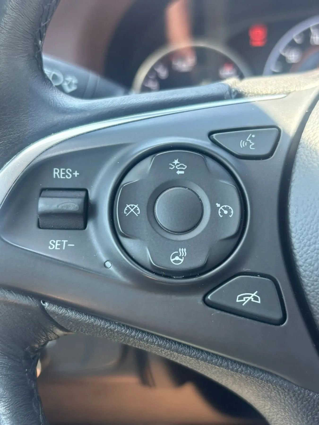 Used 2018 Buick Enclave Avenir w/ Avenir Technology Package AWD/4WD image 12
