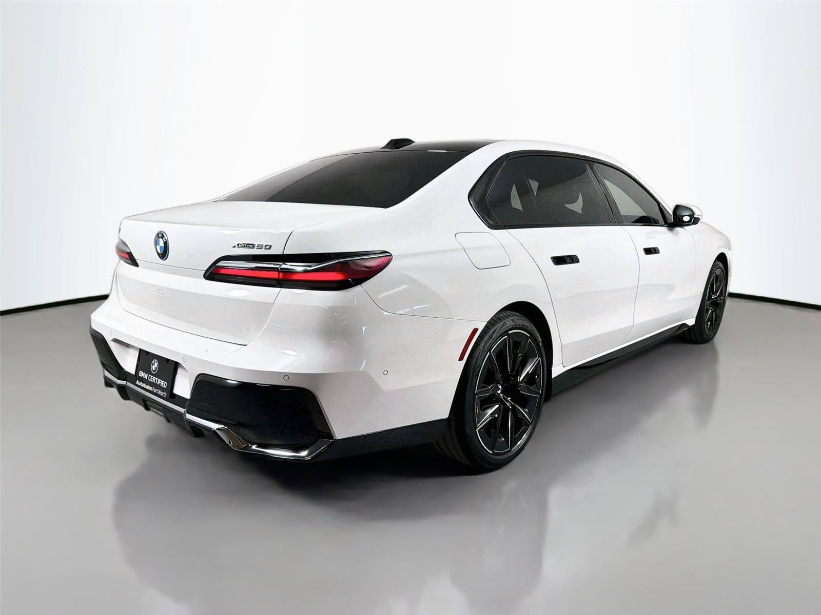 Used 2023 BMW i7 xDrive60 w/ Executive Package 2 AWD/4WD image 5