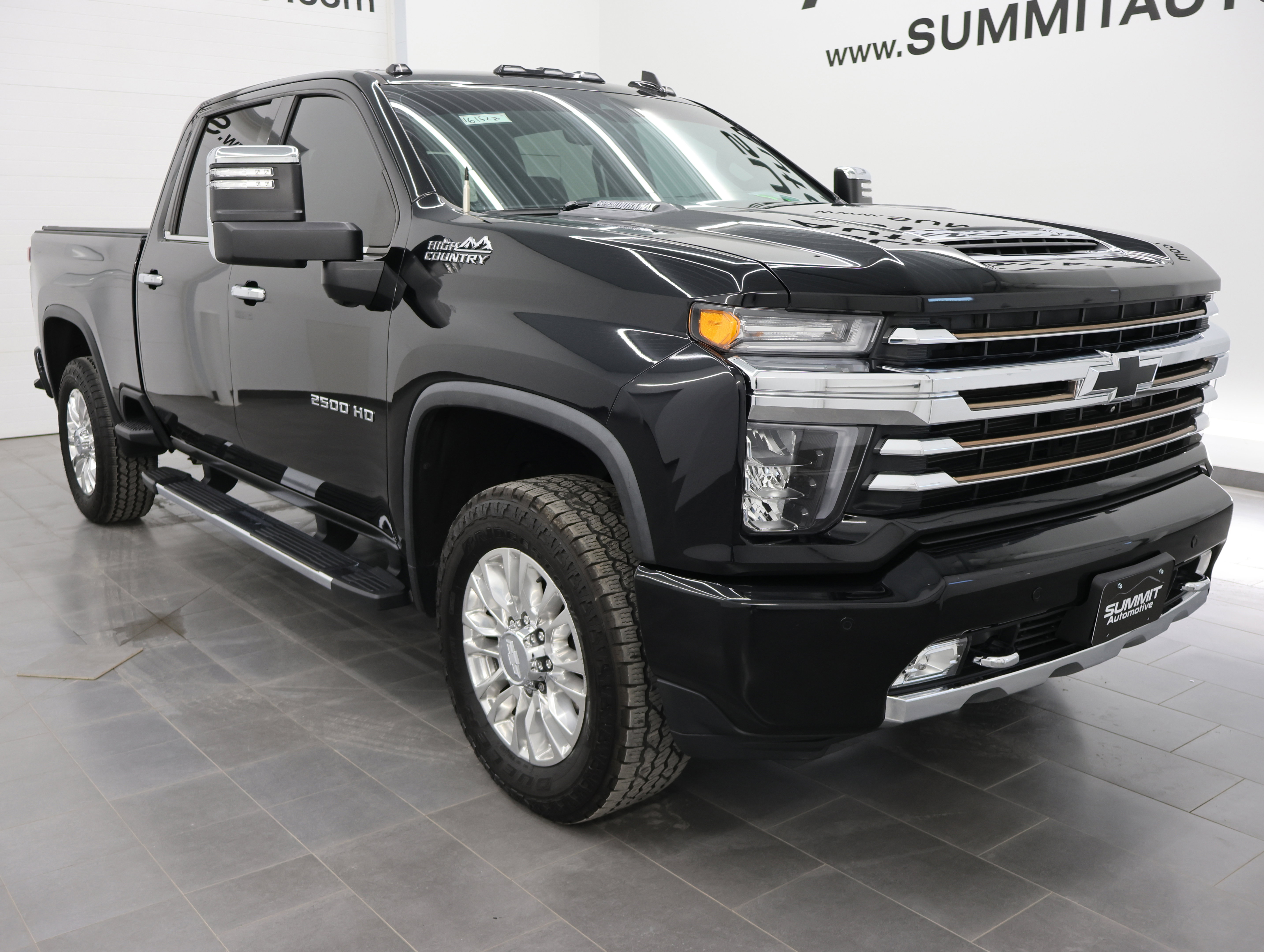 Used 2021 Chevrolet Silverado 2500 High Country w/ Z71 Off-Road Package AWD/4WD image 2