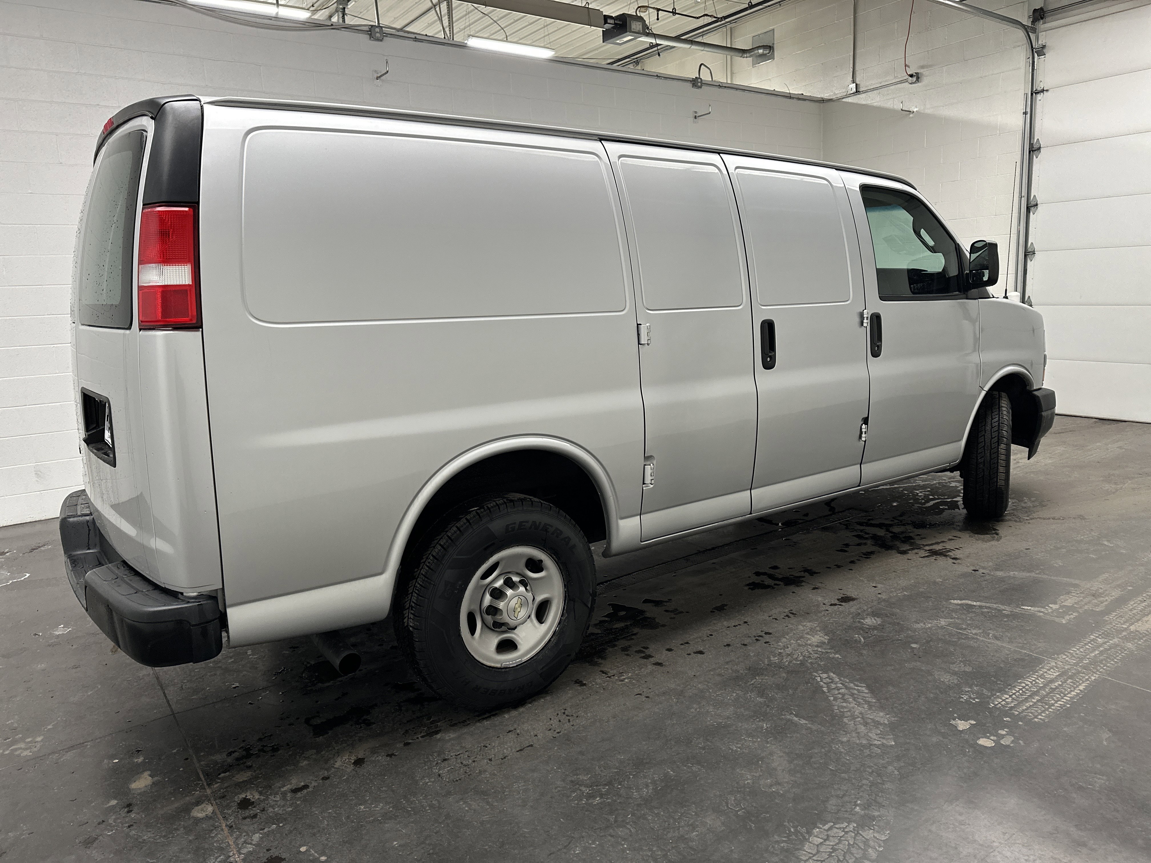 Used 2020 Chevrolet Express 2500 w/ Driver Convenience Package image 8
