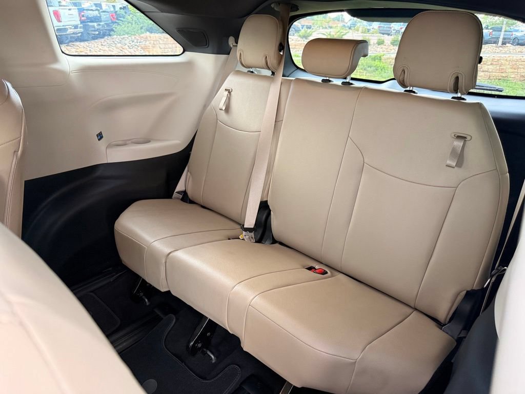 Used 2023 Toyota Sienna XLE w/ XLE Plus Package AWD/4WD image 25