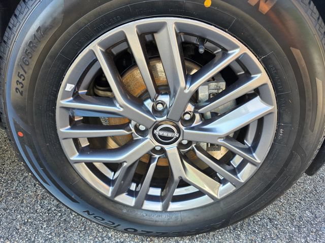 Used 2024 Nissan Rogue S AWD/4WD image 7