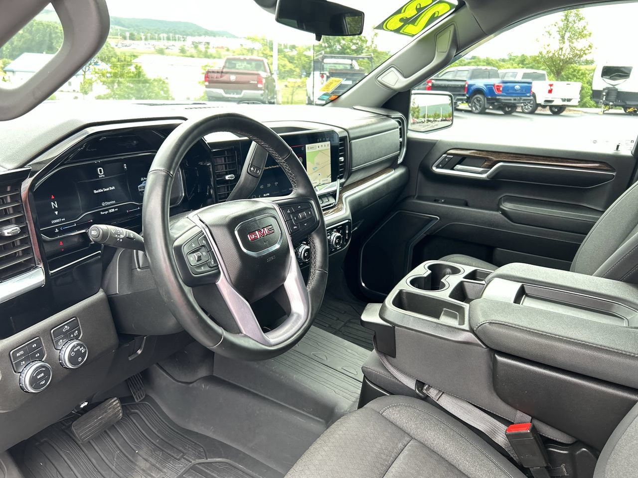 Used 2023 GMC Sierra 1500 SLE AWD/4WD image 25