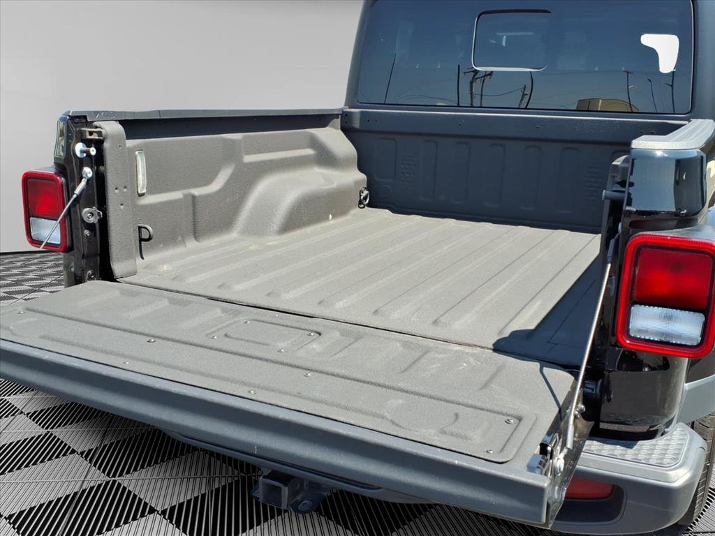 Certified 2023 Jeep Gladiator Sport AWD/4WD image 26
