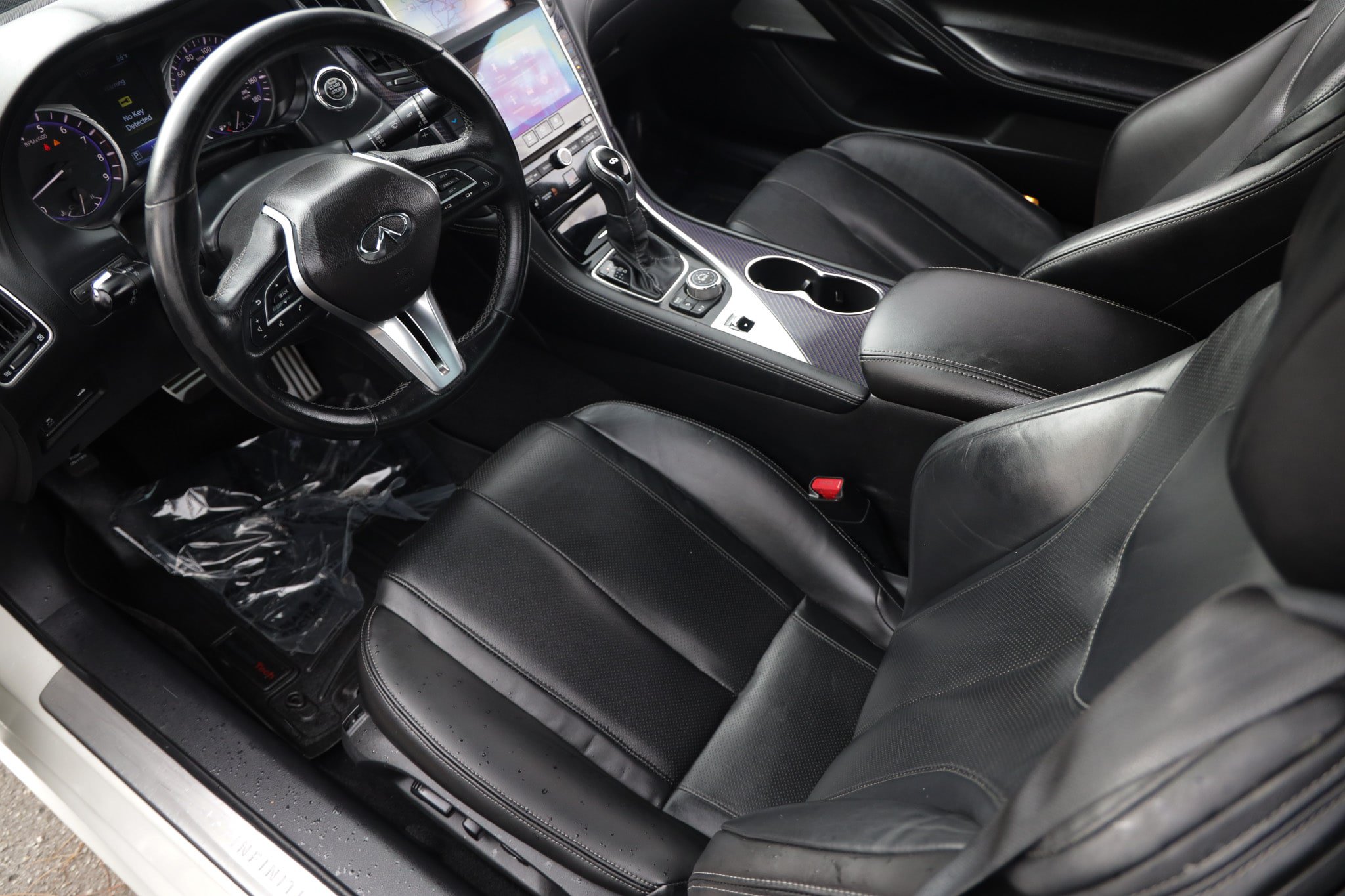 Used 2017 INFINITI Q60 Red Sport 400 RWD image 6