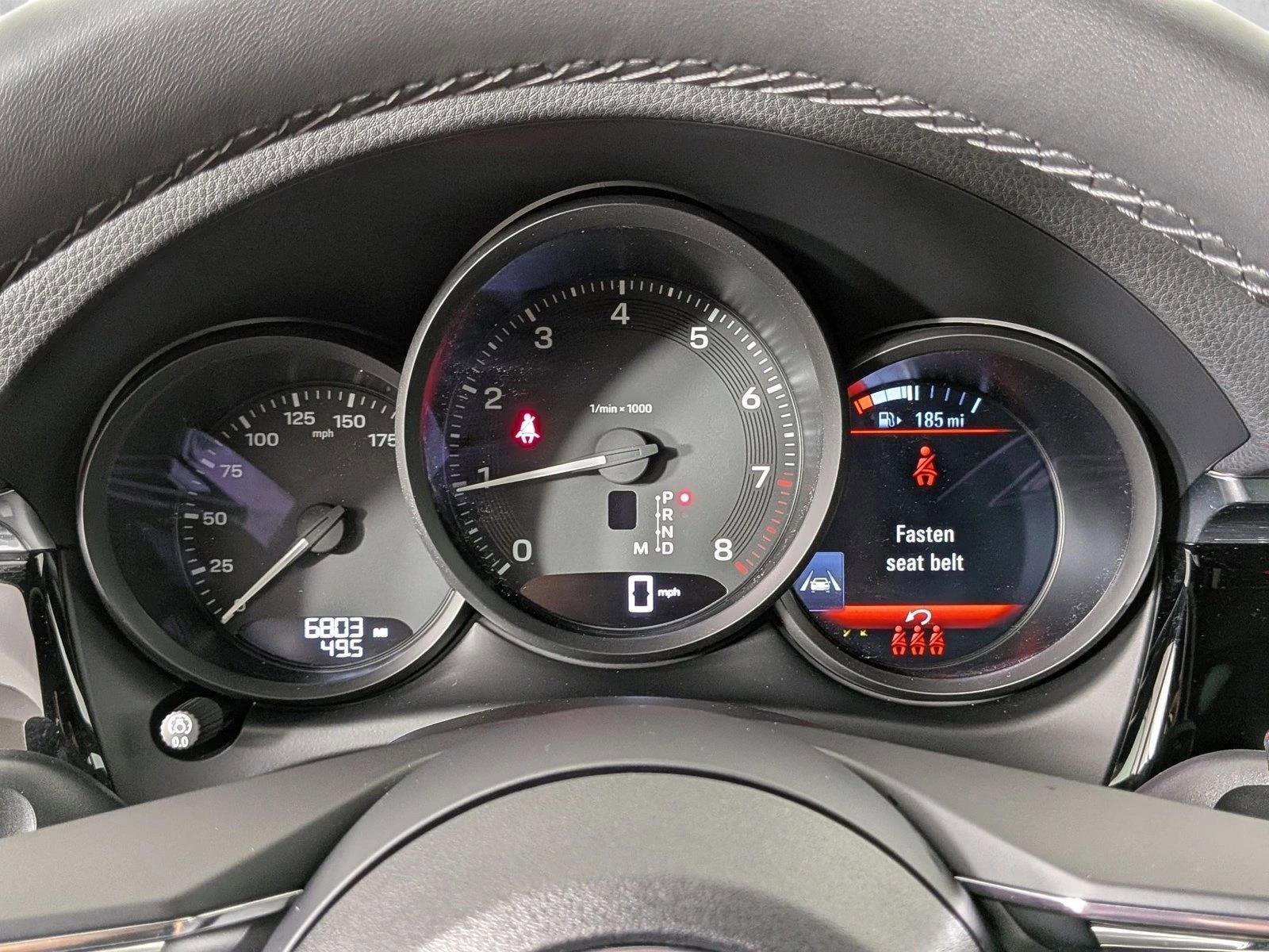 Certified 2025 Porsche Macan Turbo AWD/4WD image 15
