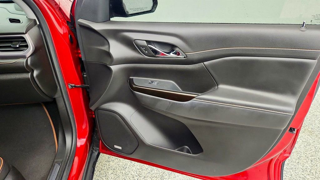 Used 2023 GMC Acadia AT4 w/ Technology Package image 28