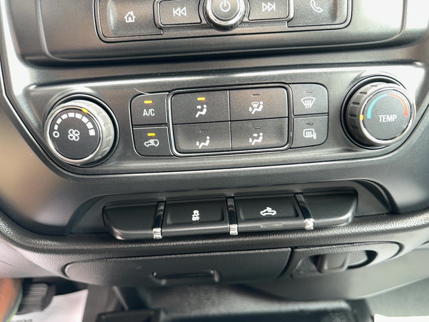 Used 2017 Chevrolet Silverado 1500 W/T w/ WT Convenience Package AWD/4WD image 11