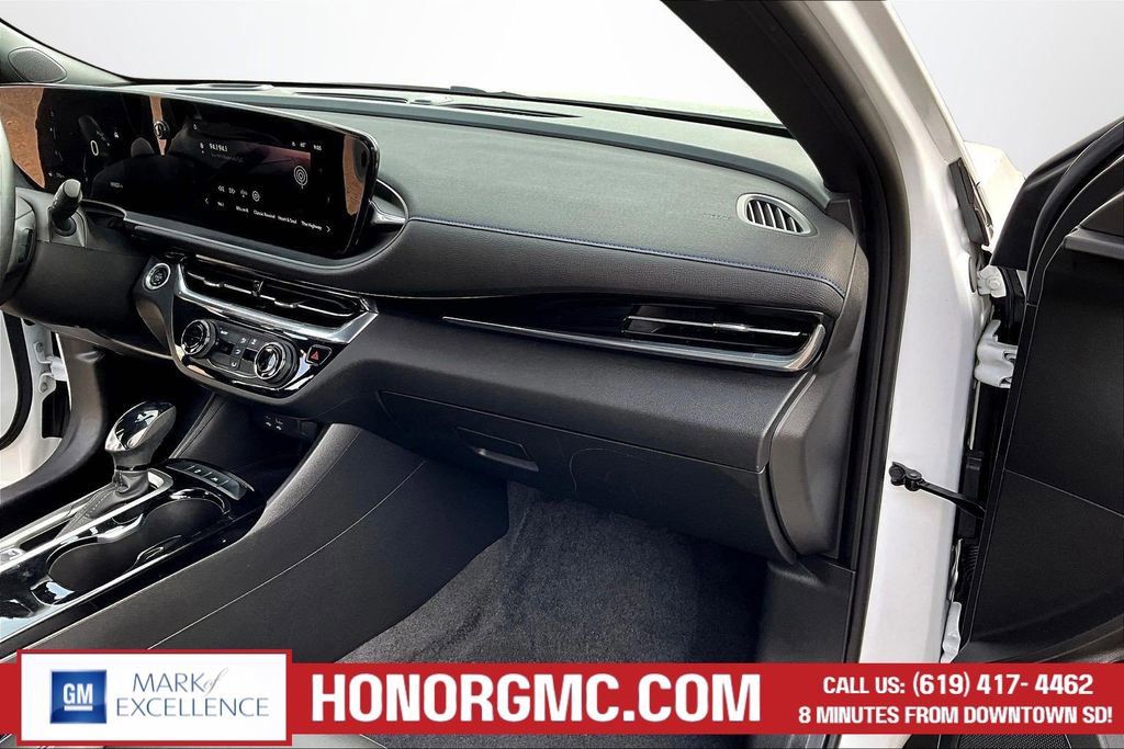 Used 2025 Buick Envista Sport Touring image 25
