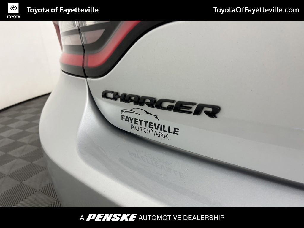 Used 2019 Dodge Charger SXT image 17