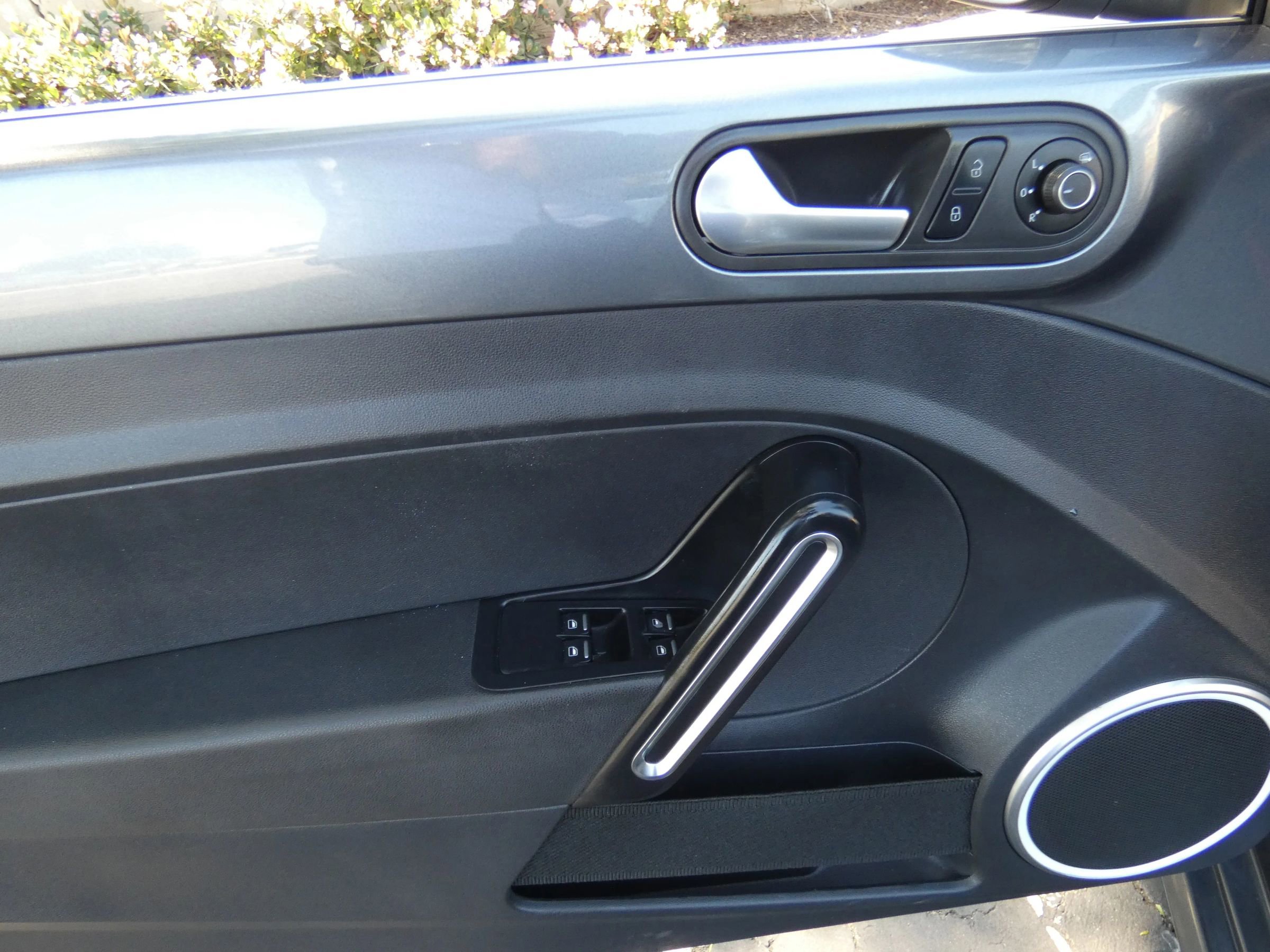 Used 2018 Volkswagen Beetle 2.0T S image 46