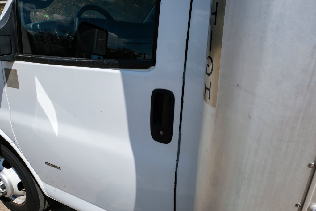 Used 2021 GMC Savana 3500 Extended w/ Power Convenience Package RWD image 18