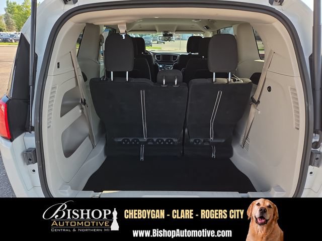 Used 2023 Chrysler Voyager LX FWD image 24