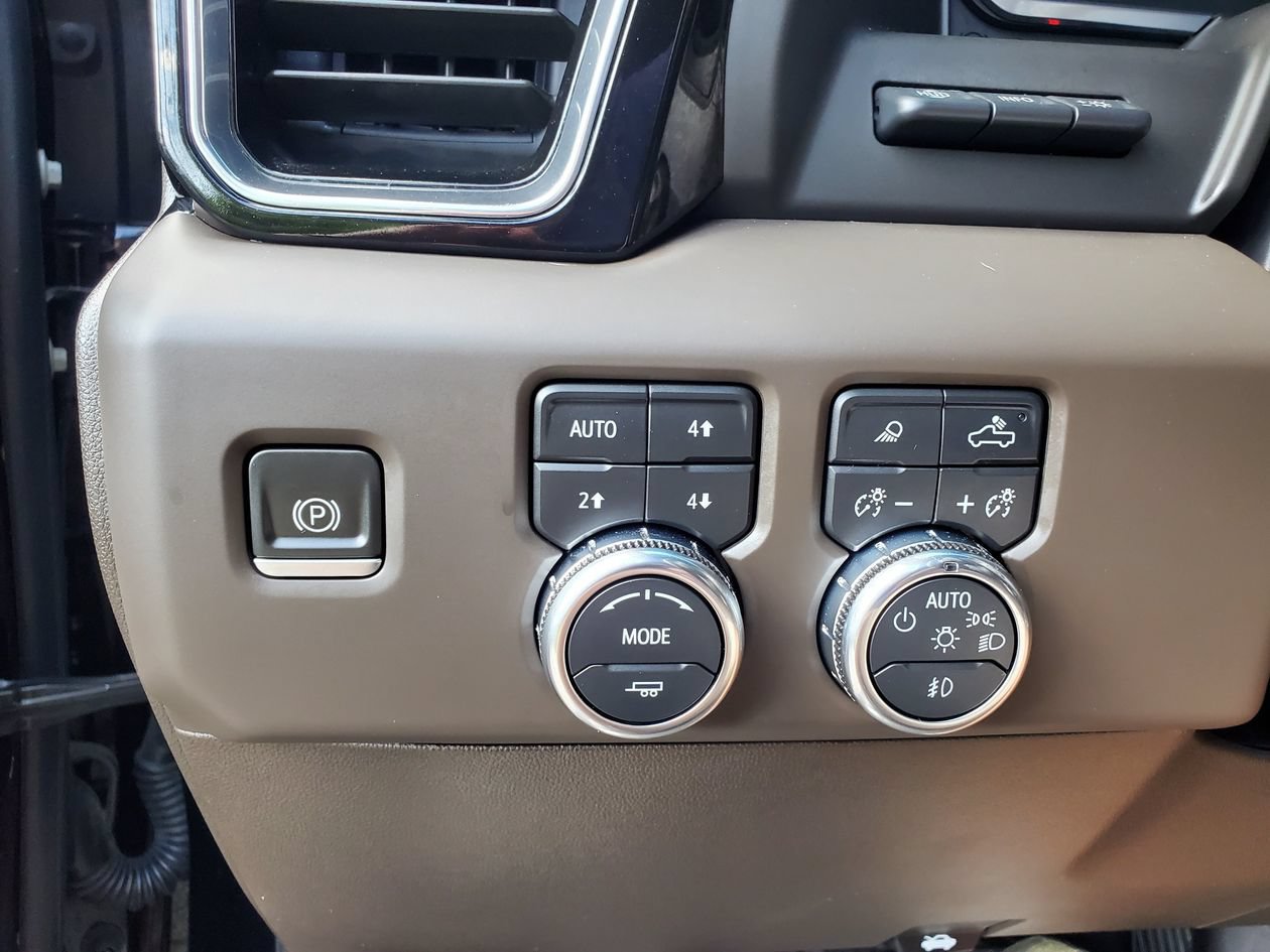 Used 2023 GMC Sierra 1500 Denali w/ Denali Reserve Package AWD/4WD image 30