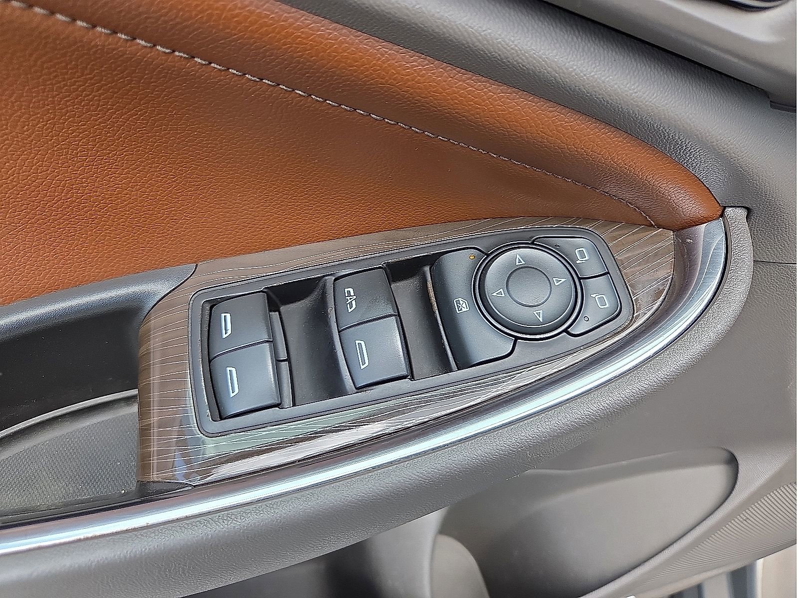 Used 2017 Chevrolet Malibu Premier FWD image 15