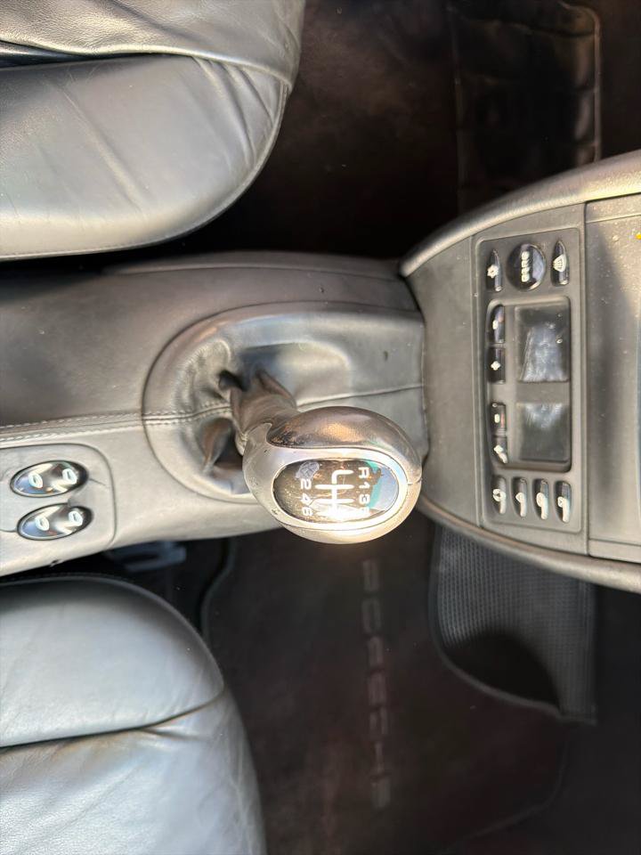 Used 2000 Porsche 911 Carrera RWD image 19