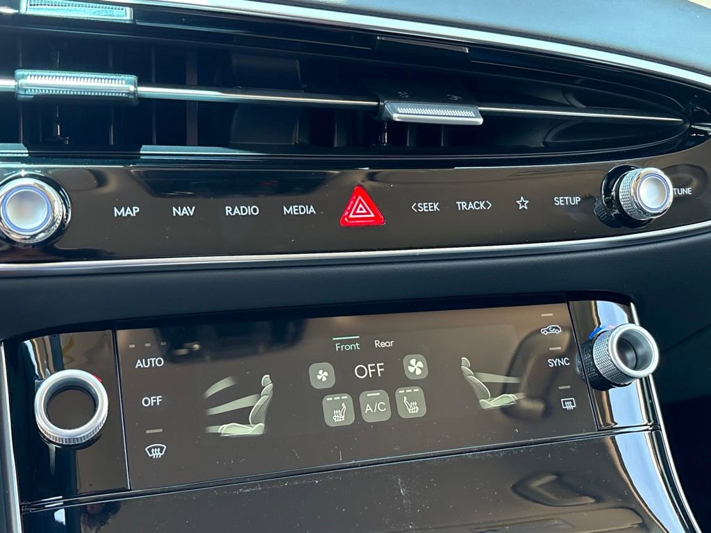 New 2026 Genesis GV70 2.5T AWD/4WD image 14