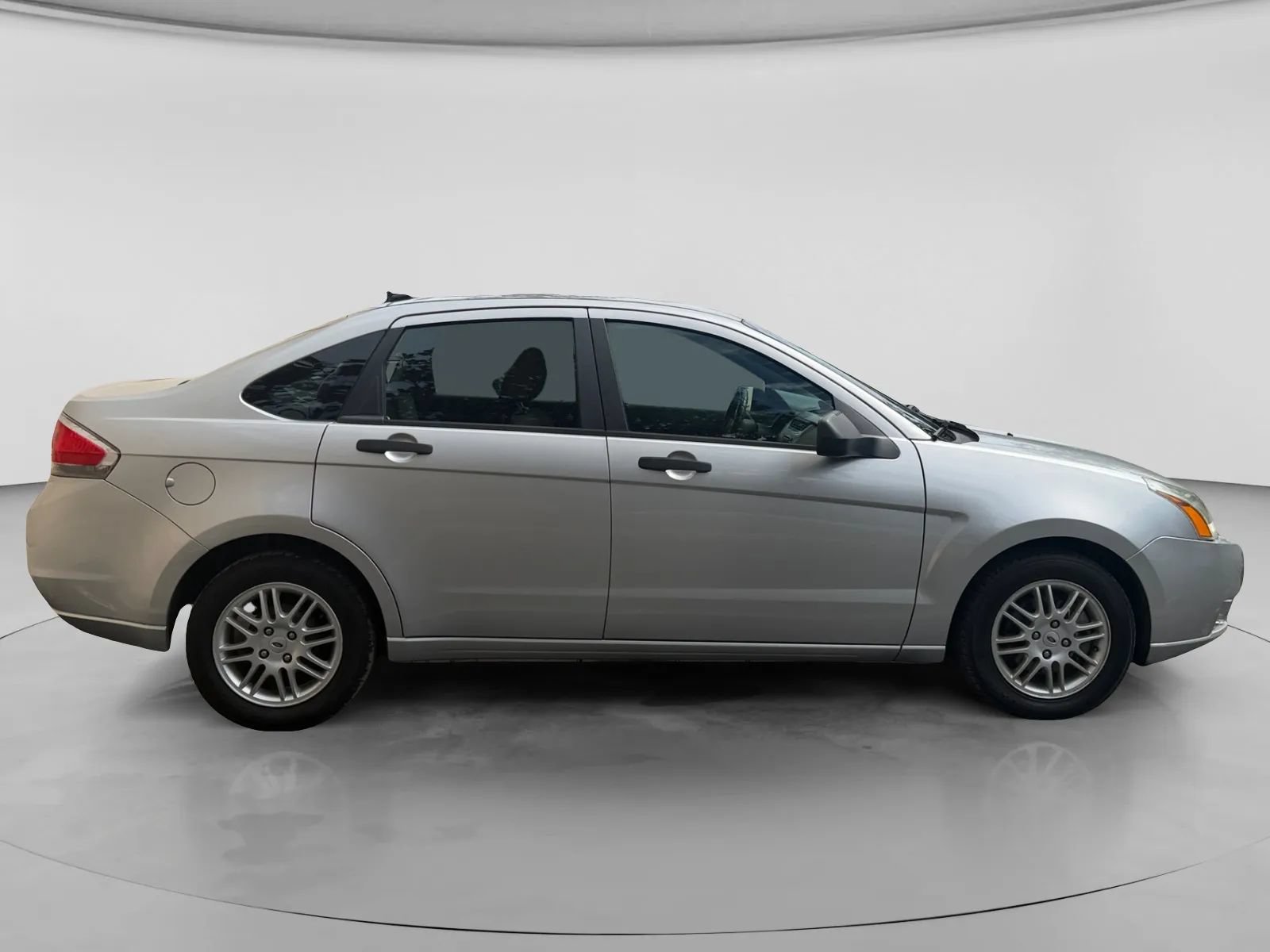 Used 2011 Ford Focus SE FWD image 6