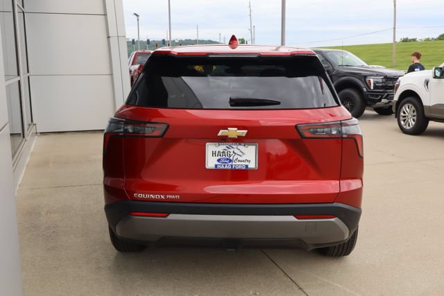 Used 2026 Chevrolet Equinox LT AWD/4WD image 4