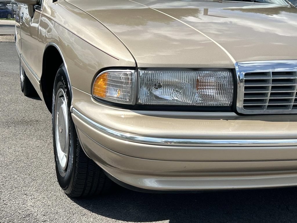 Used 1993 Chevrolet Caprice Classic RWD image 16