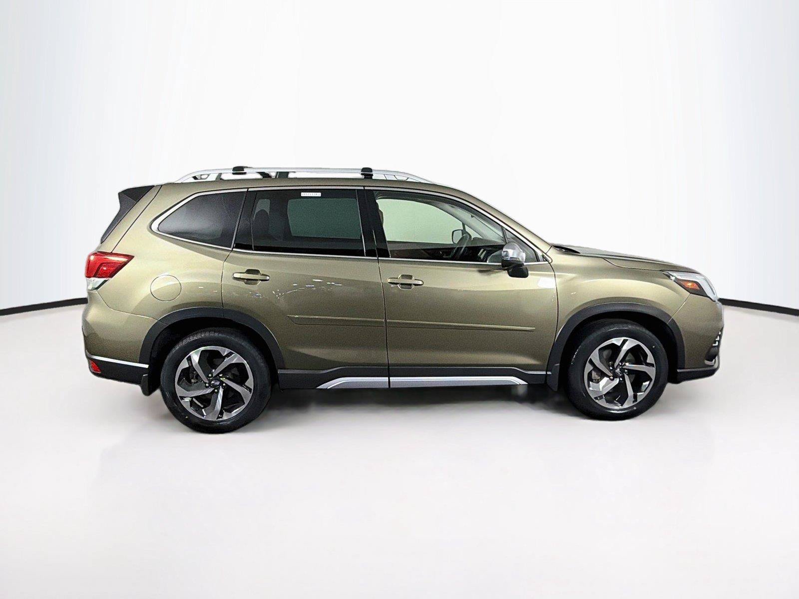 Used 2024 Subaru Forester Touring AWD/4WD image 12