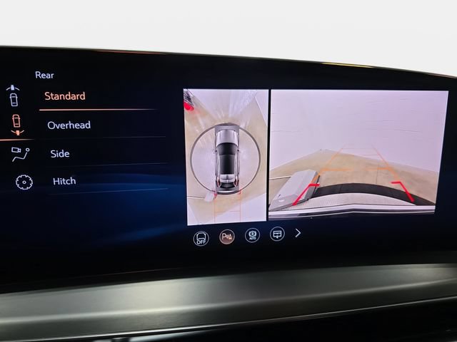 New 2026 Cadillac Lyriq Luxury w/ LPO, Floor Liner Package AWD/4WD image 20