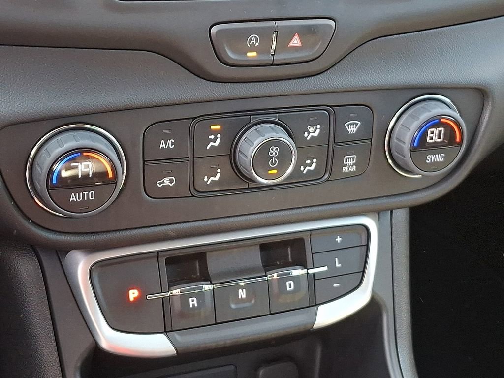 Used 2023 GMC Terrain SLE w/ Driver Convenience Package image 15