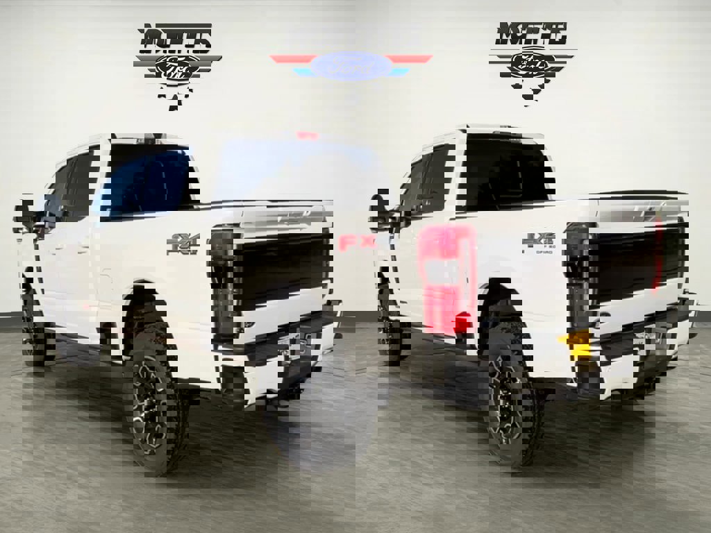 New 2026 Ford F250 Platinum image 3