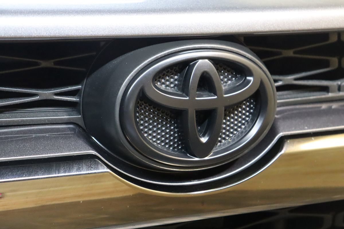 Used 2019 Toyota 4Runner Limited AWD/4WD image 15
