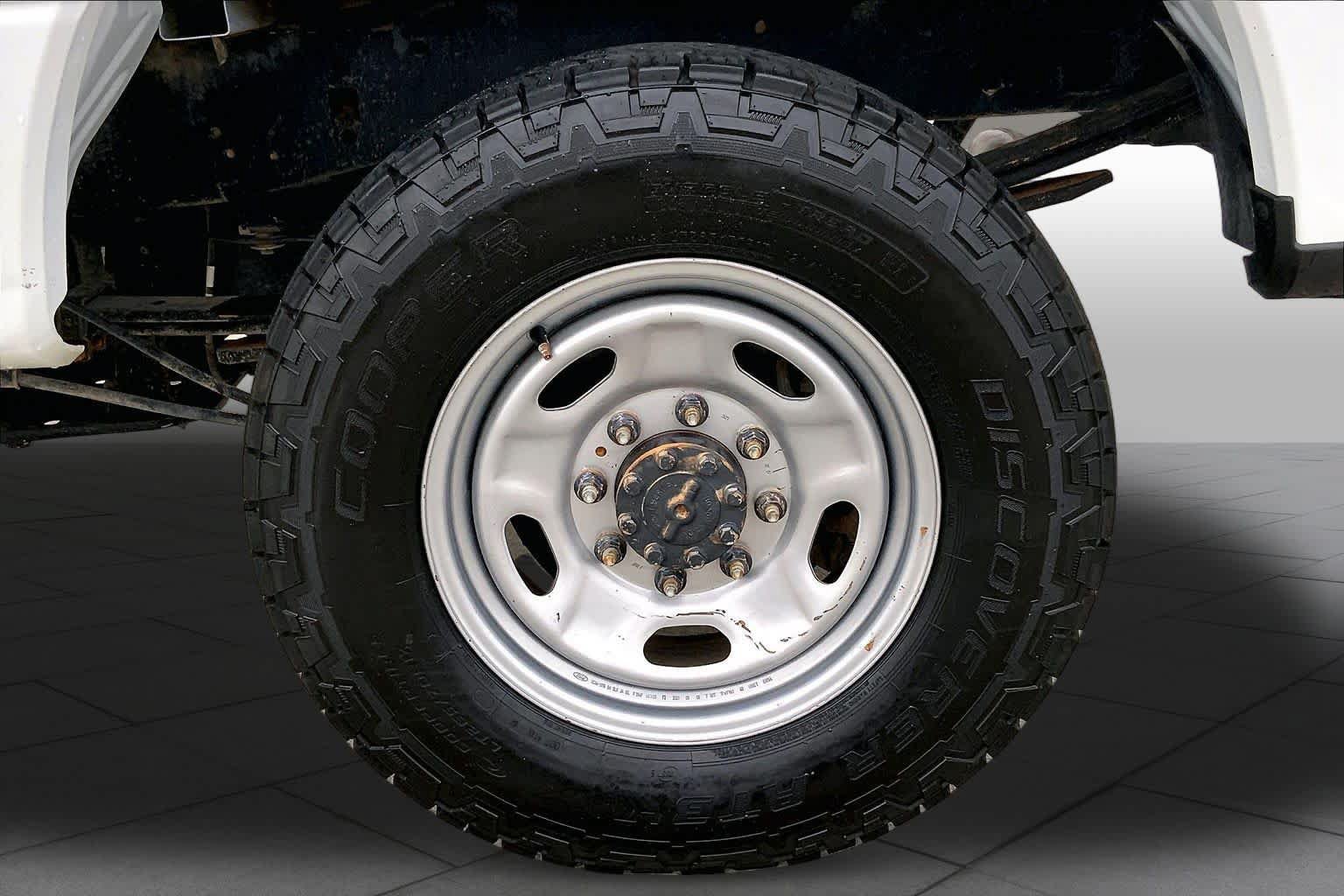 Used 2021 Ford F250 XL w/ Power Equipment Group AWD/4WD image 11