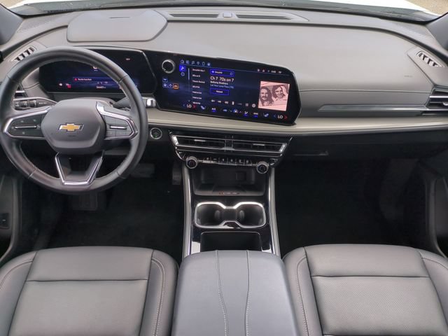 Used 2025 Chevrolet Traverse LT FWD image 18