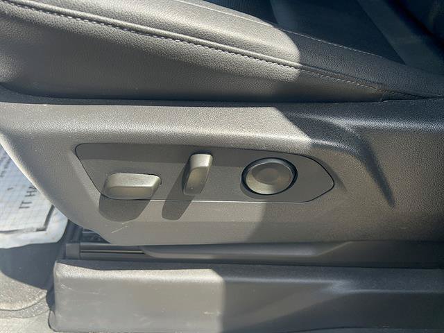 Used 2026 GMC Sierra 1500 SLT AWD/4WD image 14