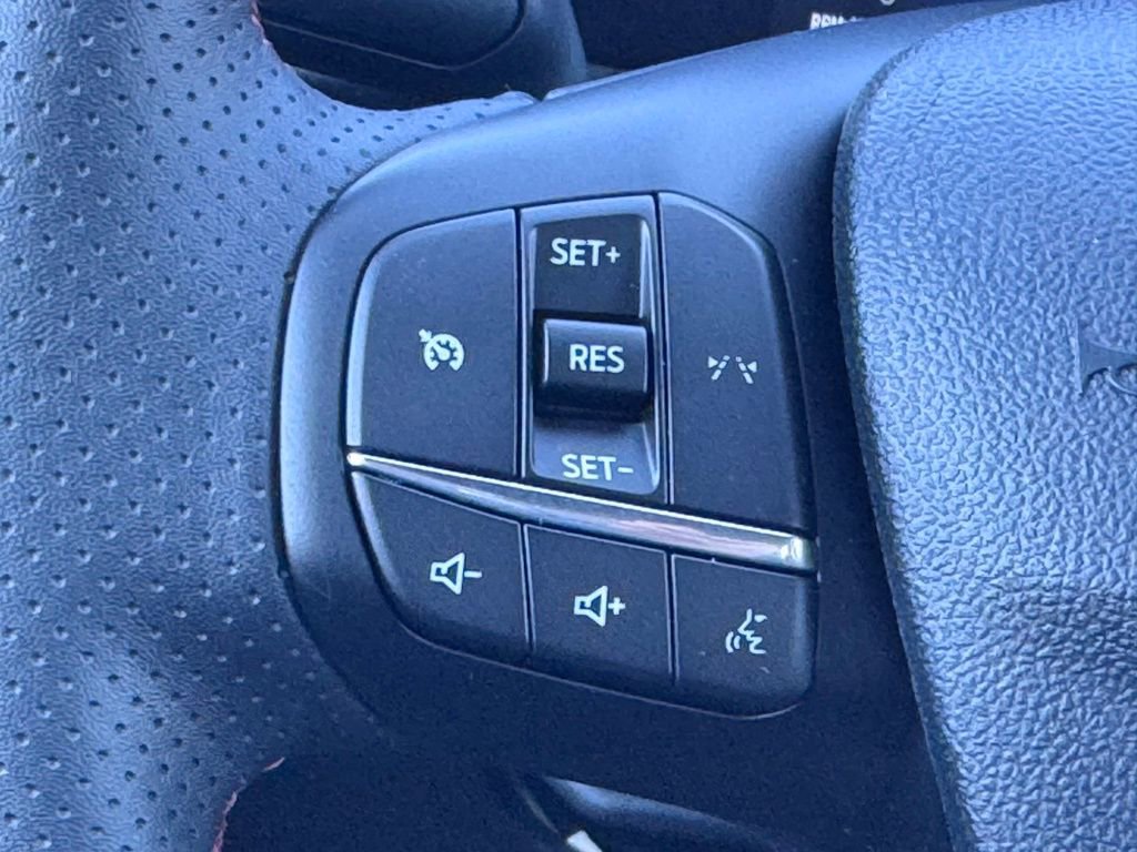 Used 2025 Ford Escape ST-Line Select image 8