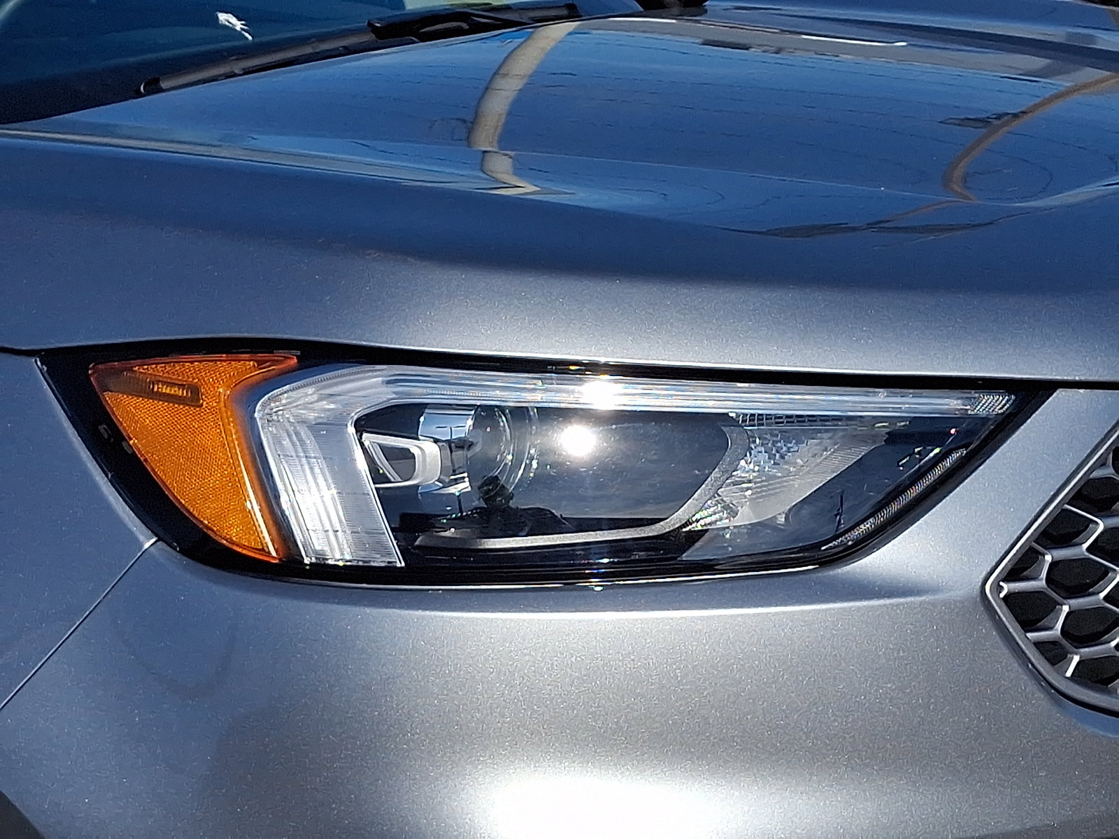 Used 2024 Ford Edge SEL w/ Convenience Package image 9